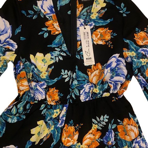 NWT ROMPER SIZE MED - Picture 3 of 4